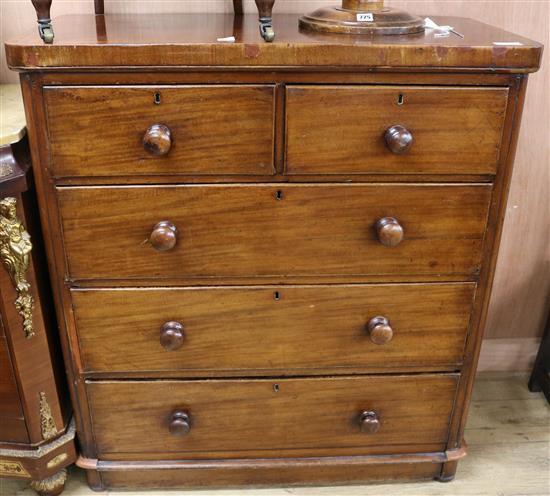 A Victorian mahogany chest of drawers W.101cm